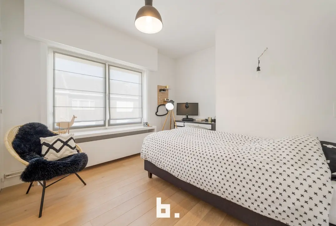 Stijlvolle gerenoveerde woning met 4 slaapkamers en garage op topligging! - Roeselare