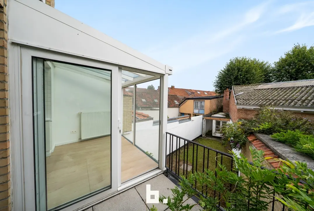 Instapklare woning met garage nabij de Coupure. - Brugge