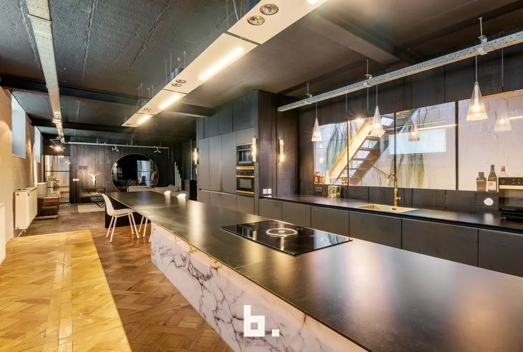 Uniek magazijn met kantoor in loftstijl - Kortrijk