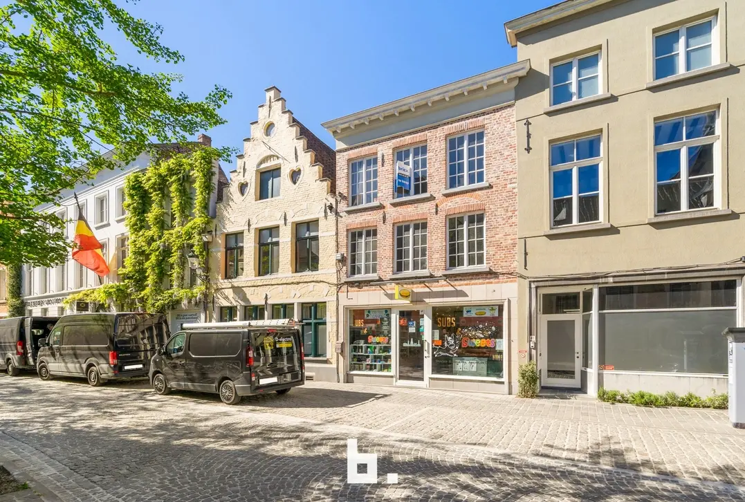 Handelshuis met mooie opbrengst - Brugge