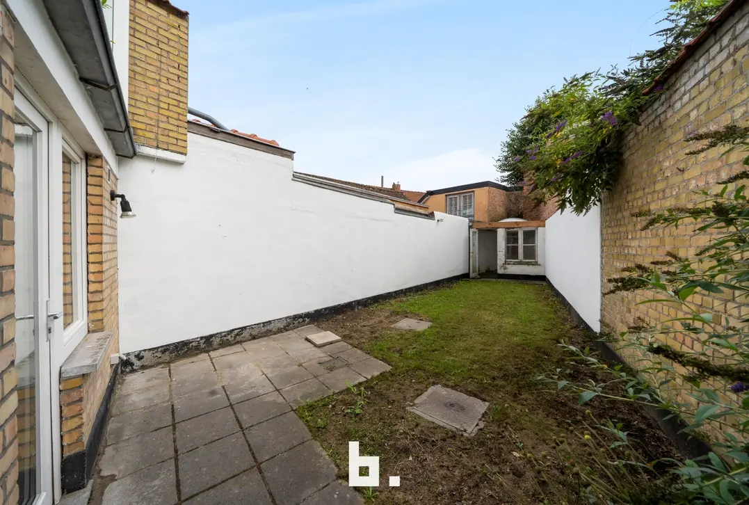 Instapklare woning met garage nabij de Coupure. - Brugge