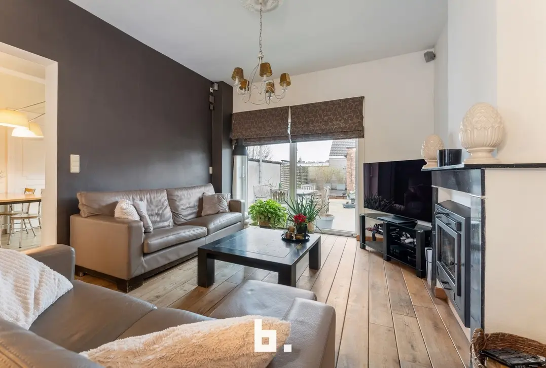 Unieke, polyvalente woning met handelsruimte, dubbele garage en atelier! - Kortrijk