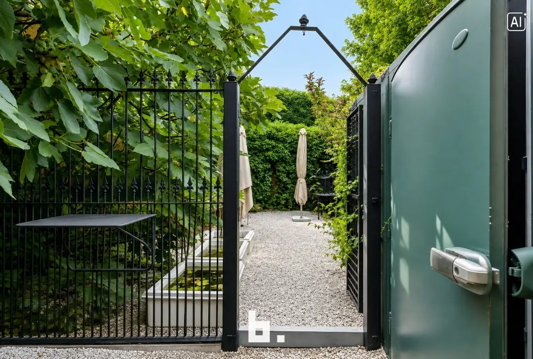 Handelspand met ruime woonst op toplocatie in hartje Roeselare - Roeselare
