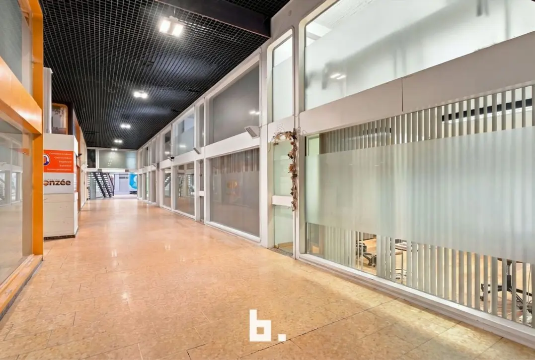 Winkelruimte in galerij centrum Roeselare - Roeselare