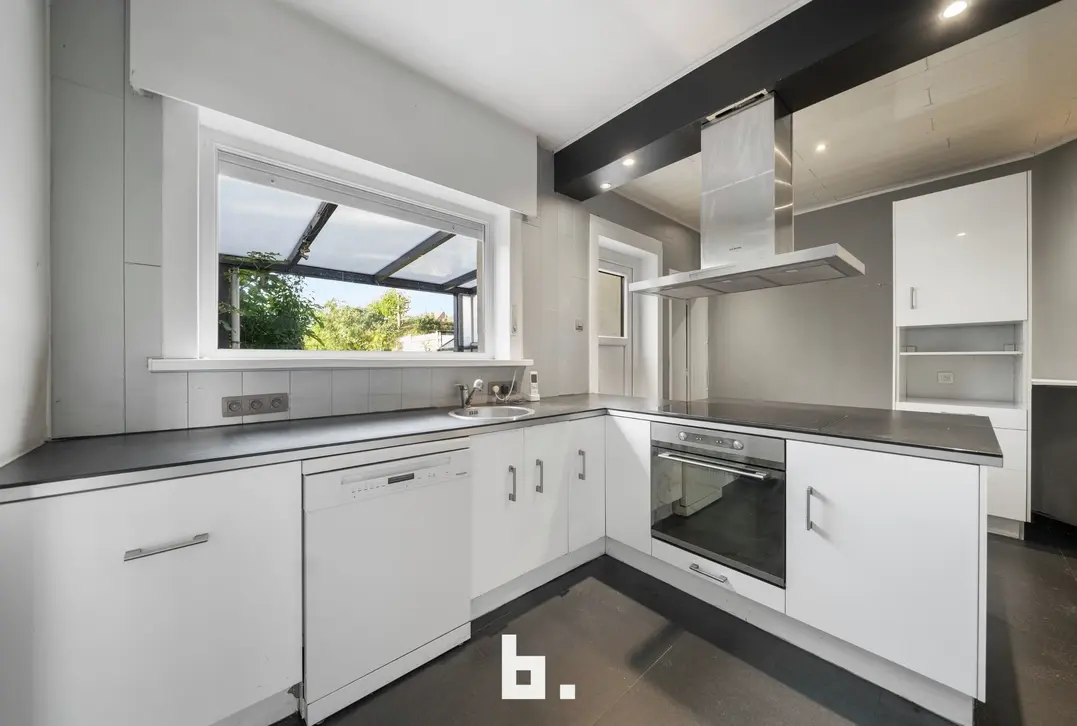 Woning met 3 slaapkamers, tuin en garage op zeer gegeerde ligging. - Sint-Andries
