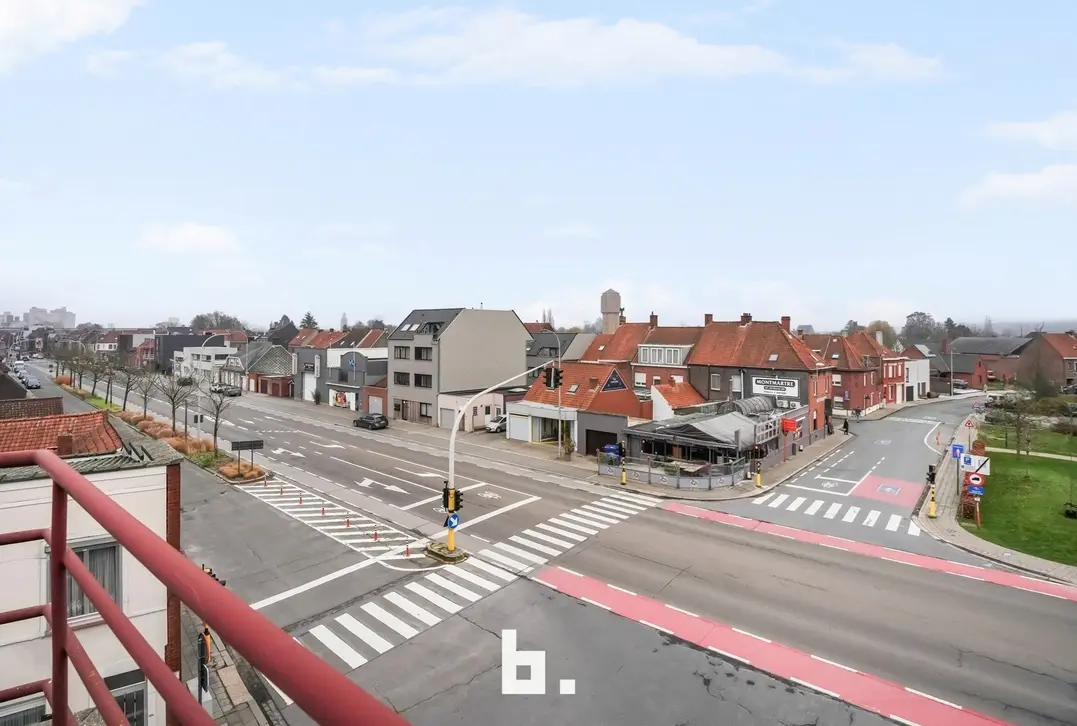 Instapklaar appartement met heel ruim terras op centrale ligging in Roeselare - Roeselare