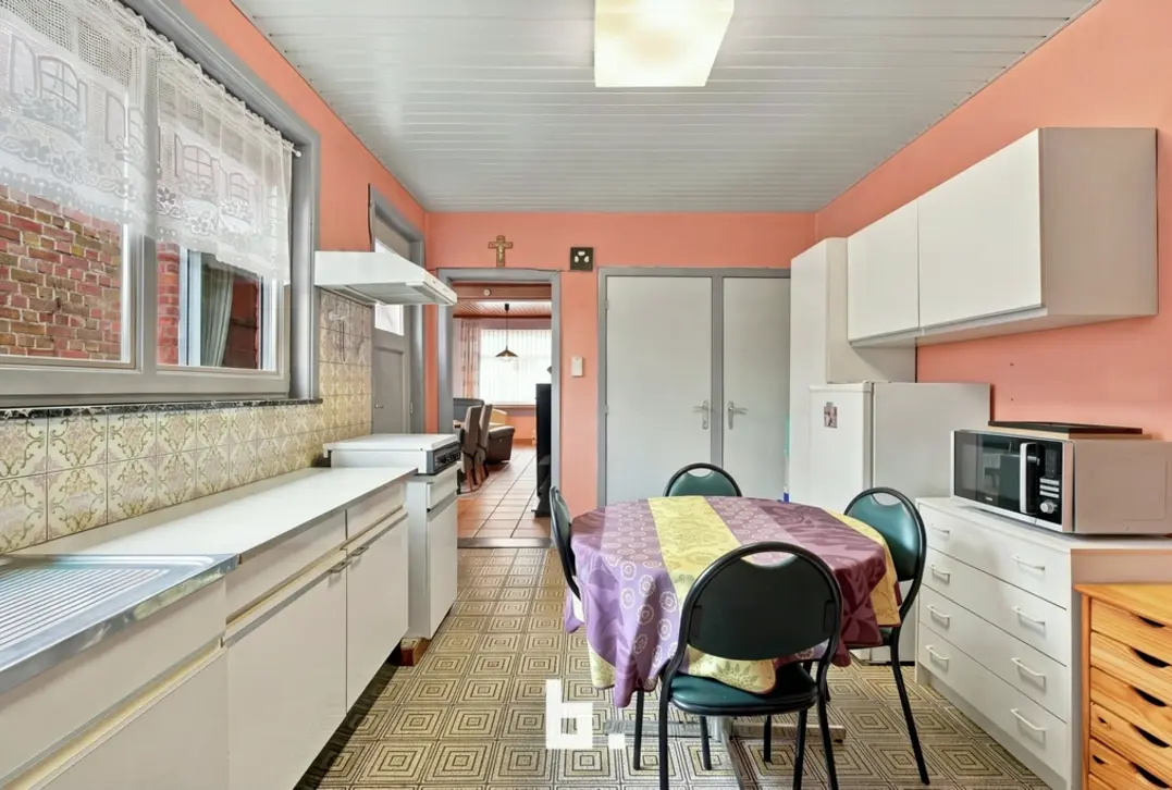 Woning met 3 slaapkamers, tuin en tal van mogelijkheden in Sint-Kruis - Sint-Kruis