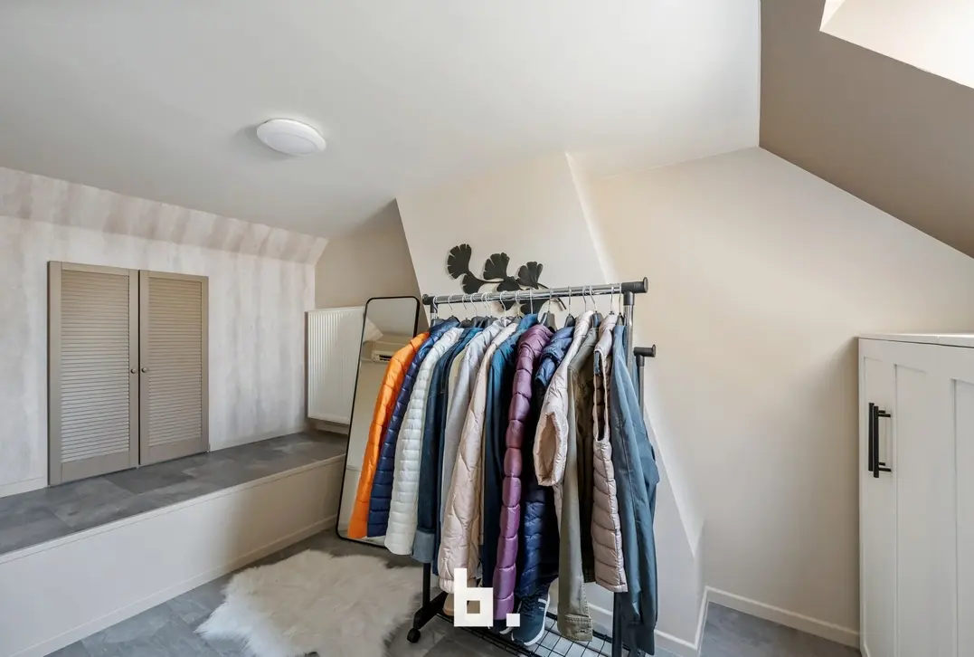Volledig instapklare woning met ruime loods/garage en zongerichte tuin - Hooglede