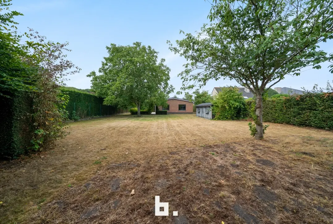 Te renoveren bungalow op schitterende ligging - Loppem