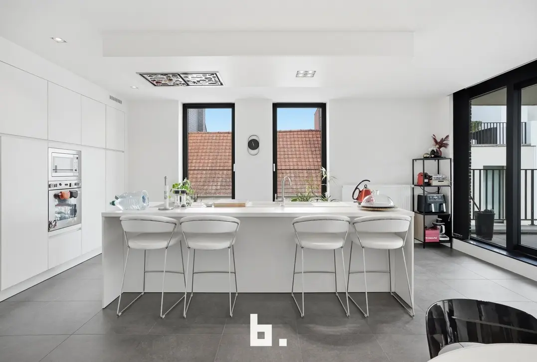 Uniek 3-slaapkamerappartement (133m²) met zonnig terras (15m²) op bijzonder centrale ligging - Kortrijk - €450.000