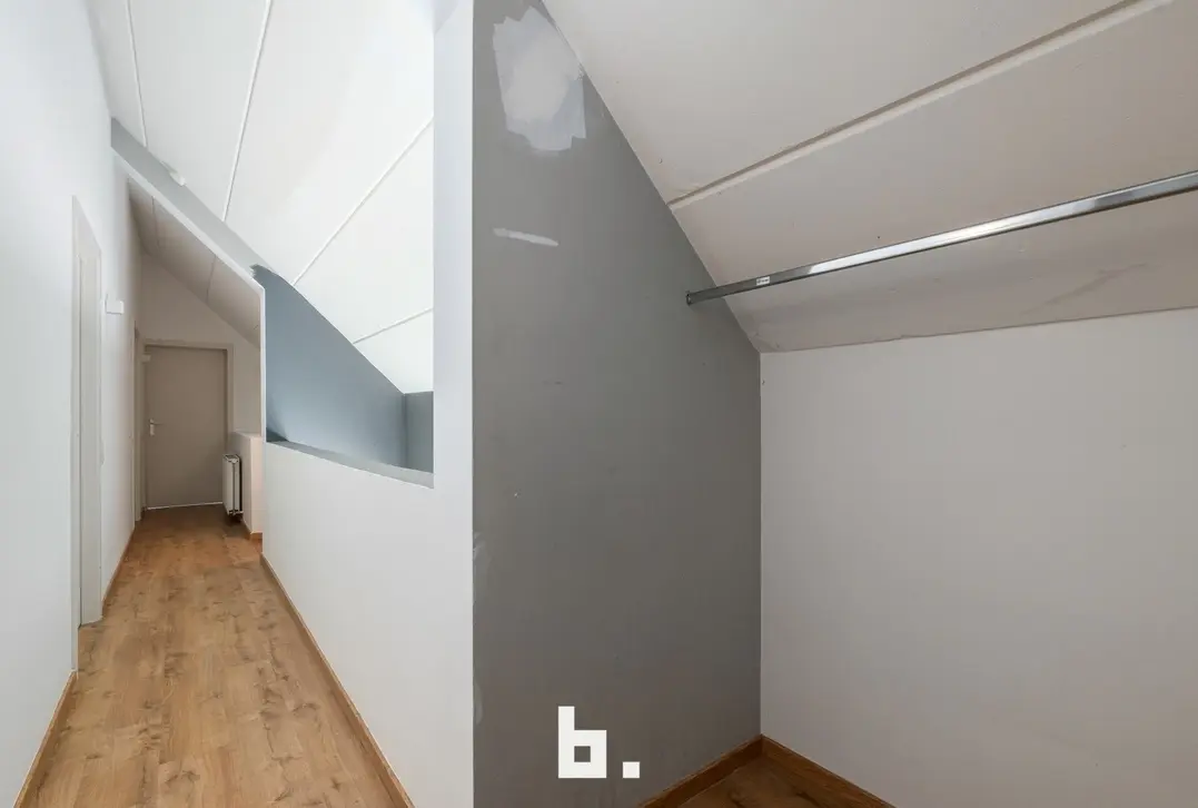 Instapklare gezinswoning met 3 slaapkamers, zonnige tuintje en autostaanplaats te Vleteren - Vleteren