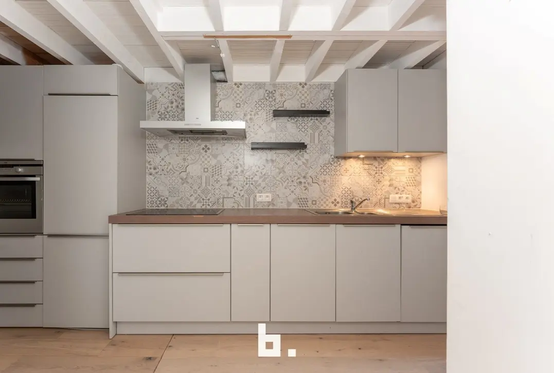 Exclusief neoclassicistisch herenhuis in hartje Roeselare - Roeselare