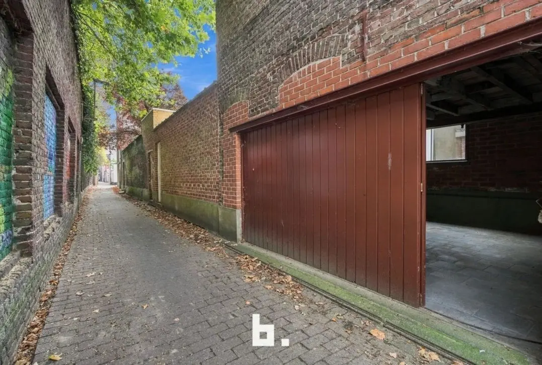 Ruime stadswoning met potentieel  ***TOPPER*** - Roeselare