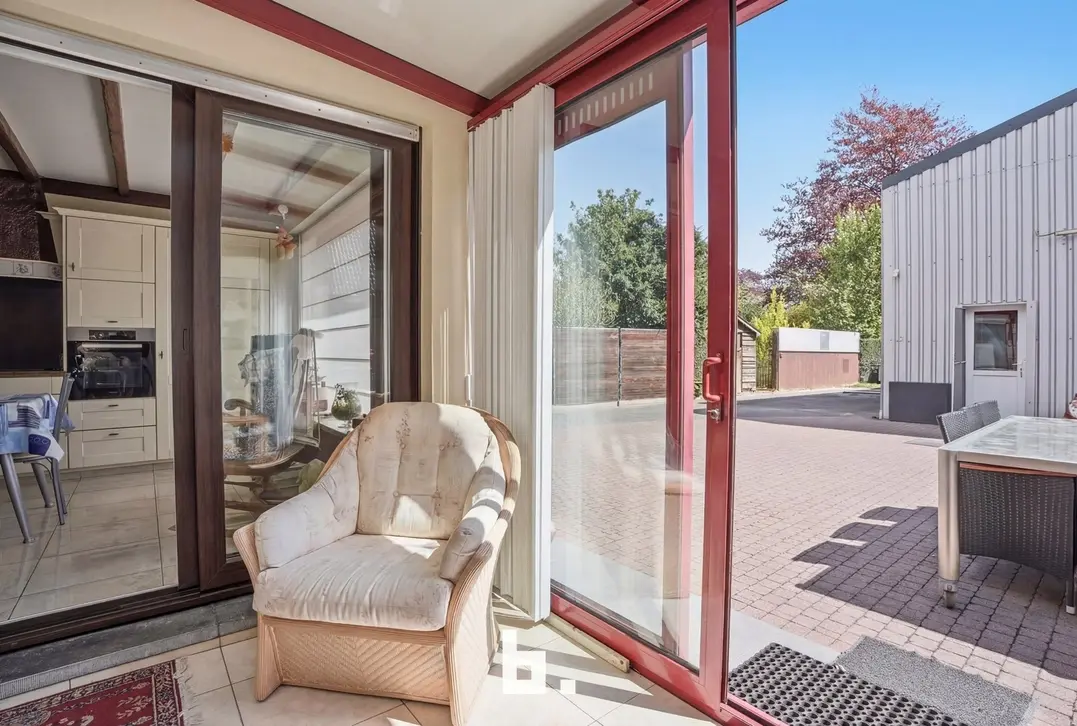 Ruime en veelzijdige woning met atelier op topligging in Izegem - Izegem