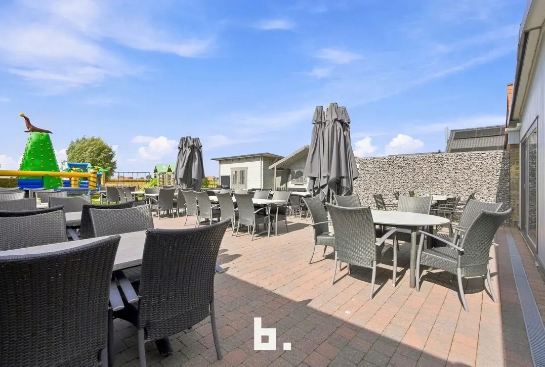 Karaktervolle horecazaak met ruim potentieel – veelzijdig restaurant, feestzaal, buitenruimte & parking - Houthulst