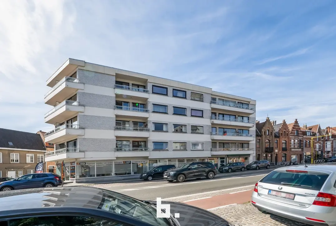 Appartement met 2 slaapkamers en autostaanplaats inbegrepen - Sint-Andries