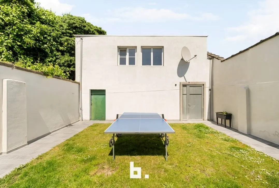 Instapklare én gerenoveerde woning op leuke locatie in Roeselare - Roeselare