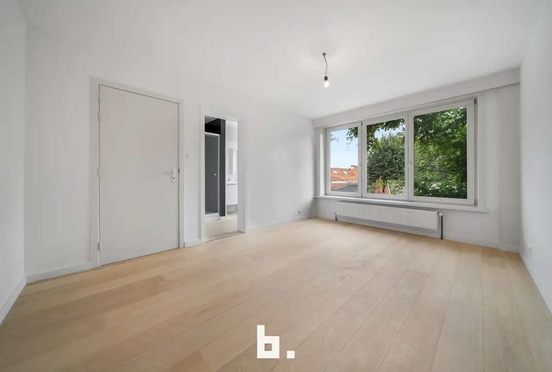 Instapklare woning met garage nabij de Coupure. - Brugge