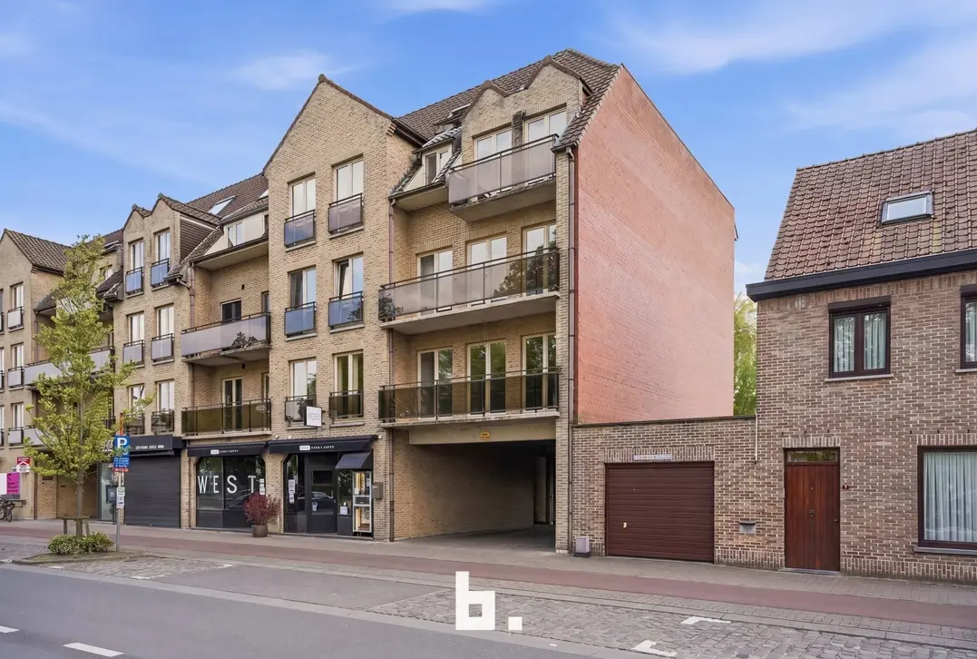 Lichtrijk appartement met twee terrassen en zicht op het Park van de Walle in Roeselare - Roeselare