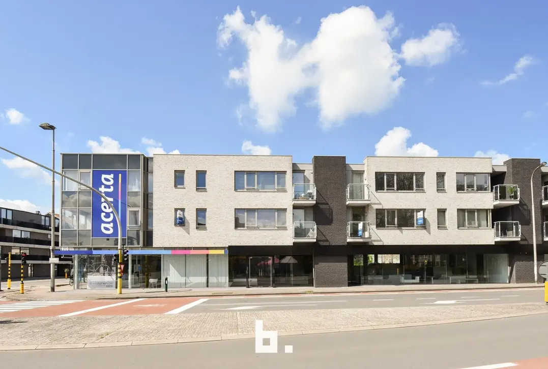 Kantoor (199m²) op commerciële TOPlocatie - Kortrijk