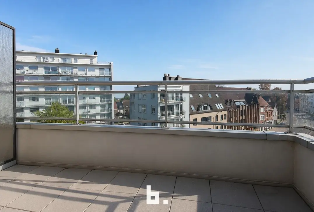 Appartement met 2 slaapkamers en autostaanplaats inbegrepen - Sint-Andries