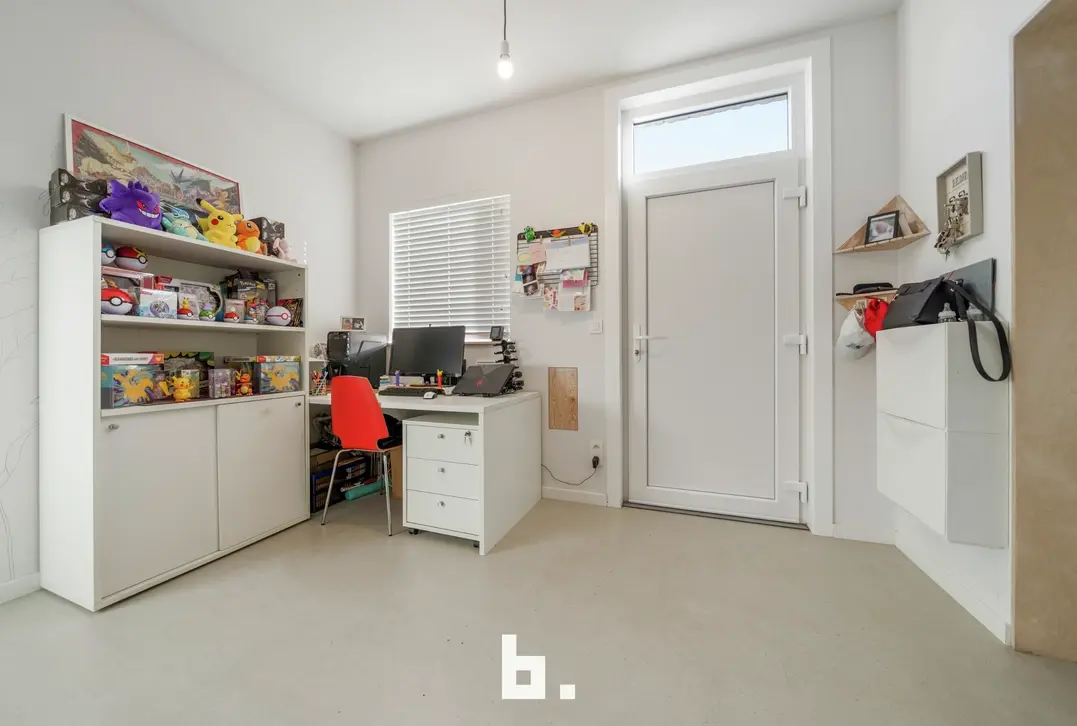 Charmante hoekwoning met 2 slaapkamers en tuin. - Sint-Andries
