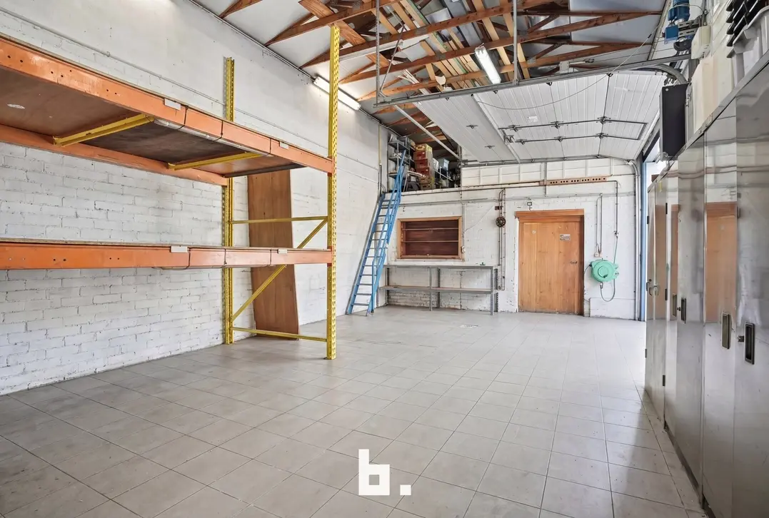 Ruime en veelzijdige woning met atelier op topligging in Izegem - Izegem