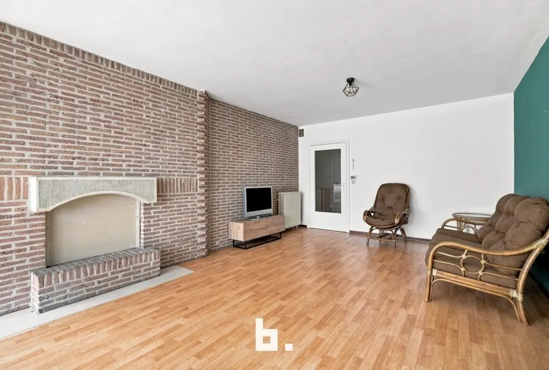 Instapklaar 2-slaapkamerappartement op topligging in Izegem - Izegem