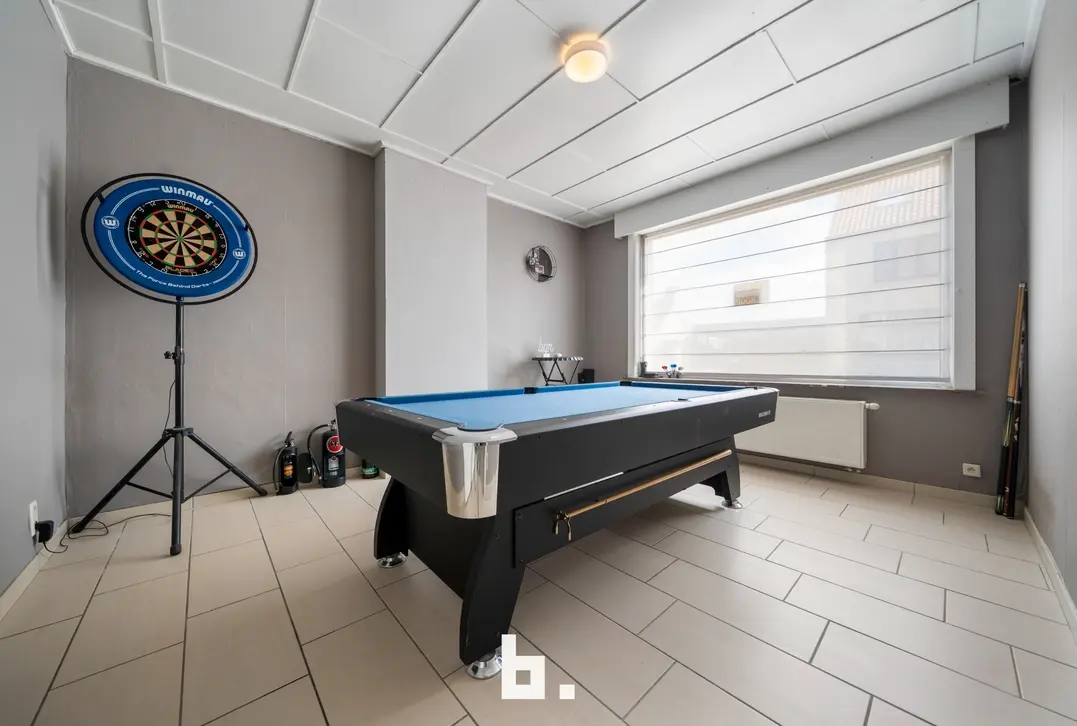 Ruime woning met groote tuin en garage te Hertsberge - Oostkamp