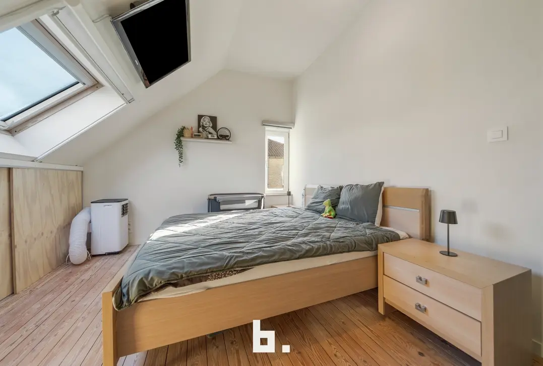 Charmante hoekwoning met 2 slaapkamers en tuin. - Sint-Andries