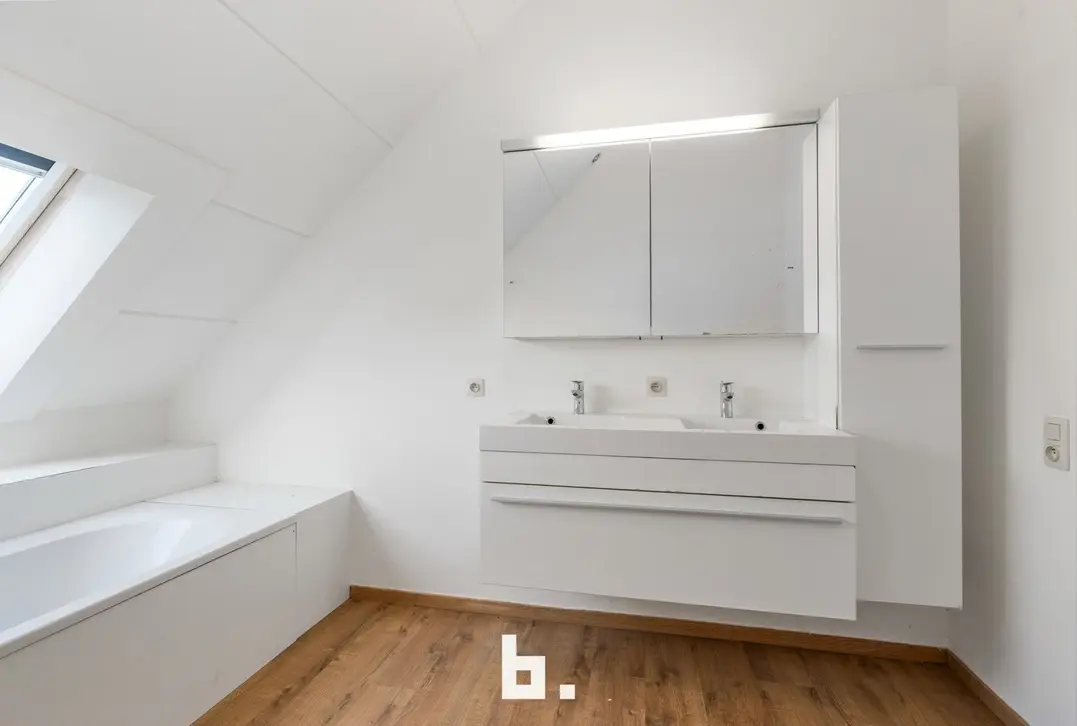 Instapklare gezinswoning met 3 slaapkamers, zonnige tuin en autostaanplaats te Vleteren - Vleteren