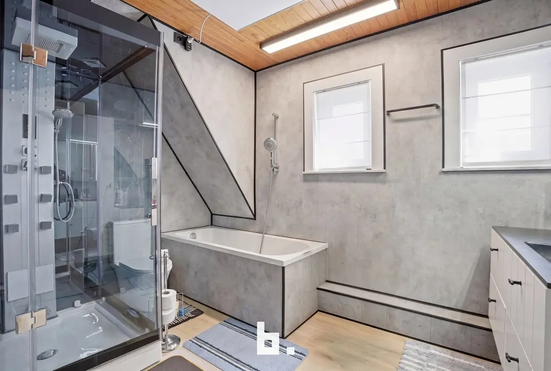 Ruime en veelzijdige woning met atelier op topligging in Izegem - Izegem