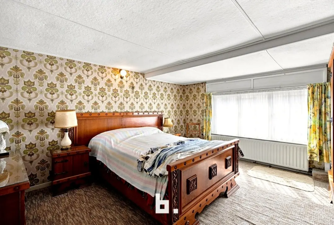 Unieke eigendom met 5 slaapkamers, 3 garages en tal van mogelijkheden op 1.507 m² - Kortemark