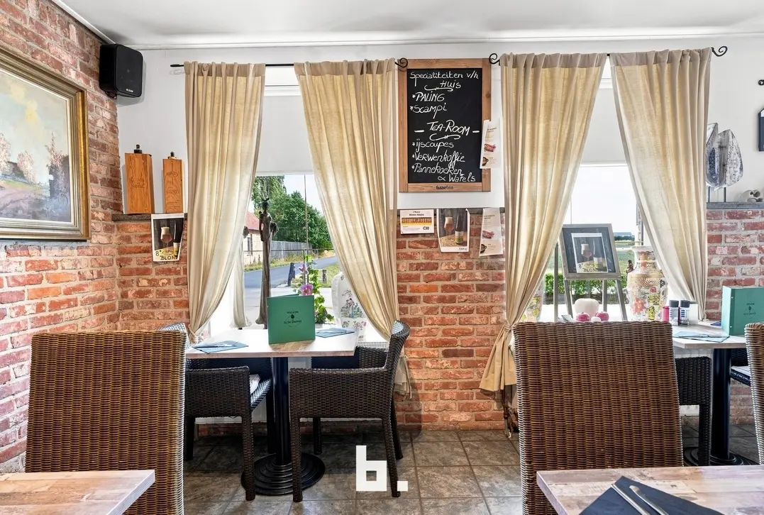 Karaktervolle horecazaak met ruim potentieel – veelzijdig restaurant, feestzaal, buitenruimte & parking - Houthulst