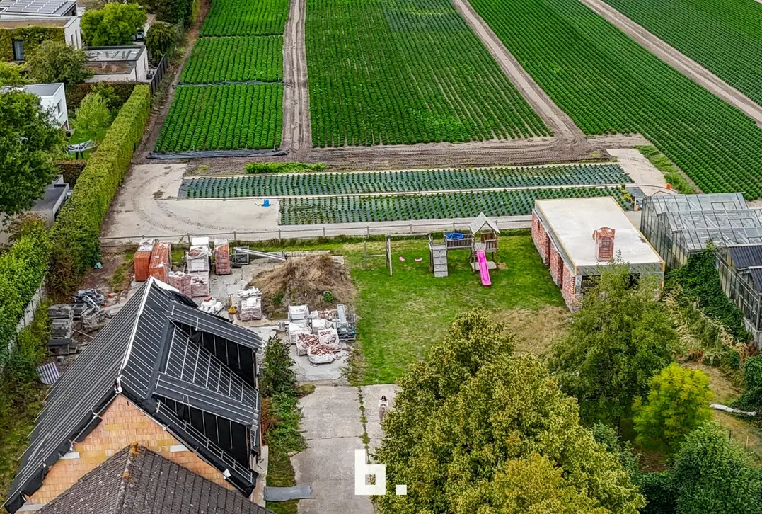 Bouwgrond 2168 m² met bouwvergunning met verzicht in Sint-Andries! - Sint-Andries