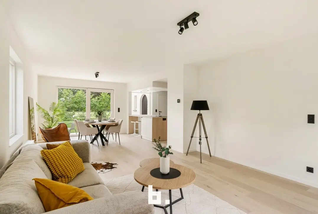 Instapklare, luxueus gerenoveerde villa met praktijkmogelijkheden op toplocatie in Rumbeke - Roeselare