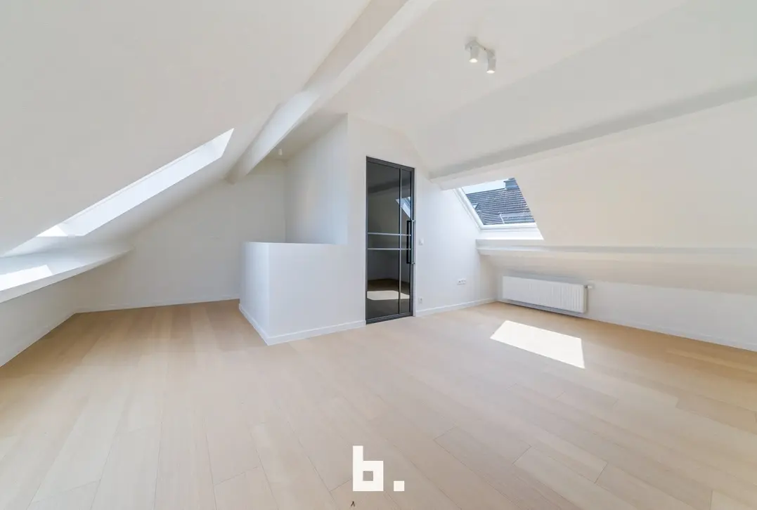 Stijlvol gerenoveerde woning met 4 slpks en een prachtige tuin in hartje Knokke-Heist - Knokke-Heist
