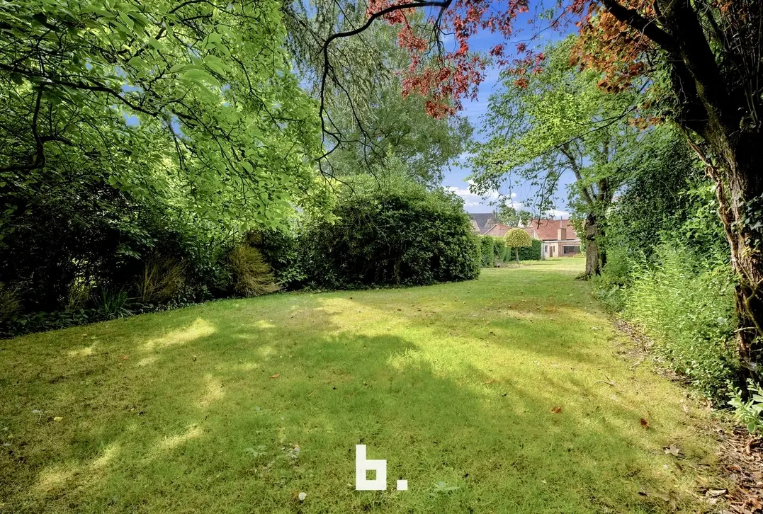 Unieke eigendom met 5 slaapkamers, 3 garages en tal van mogelijkheden op 1.507 m² - Kortemark