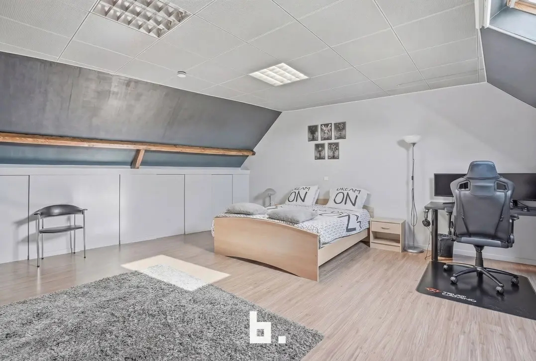 Ruime gezinswoning met tuin nabij het centrum - Roeselare