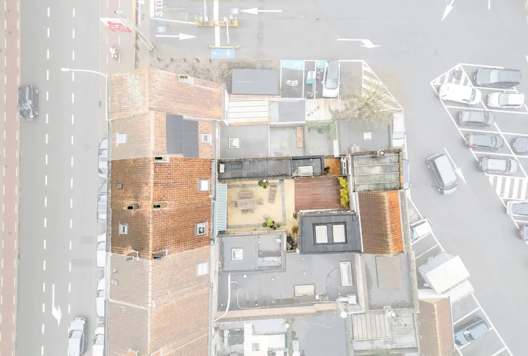 Unieke, polyvalente woning met handelsruimte, dubbele garage en atelier! - Kortrijk