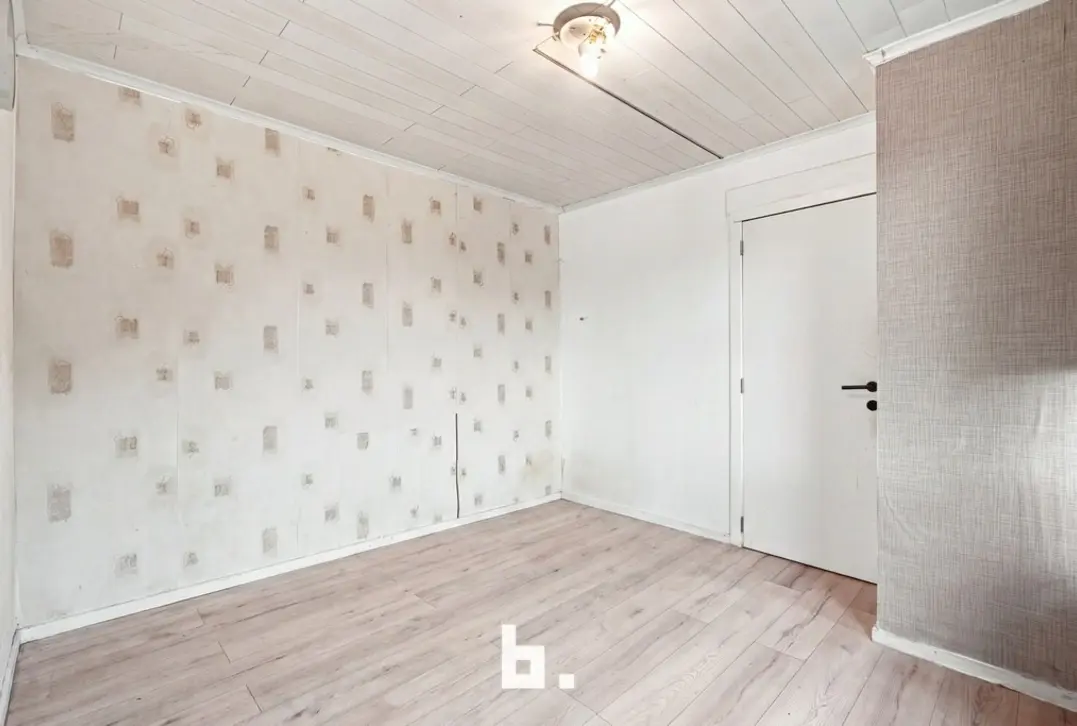 Gelijkvloers 2-slaapkamerappartement met parkeerplaats - Roeselare