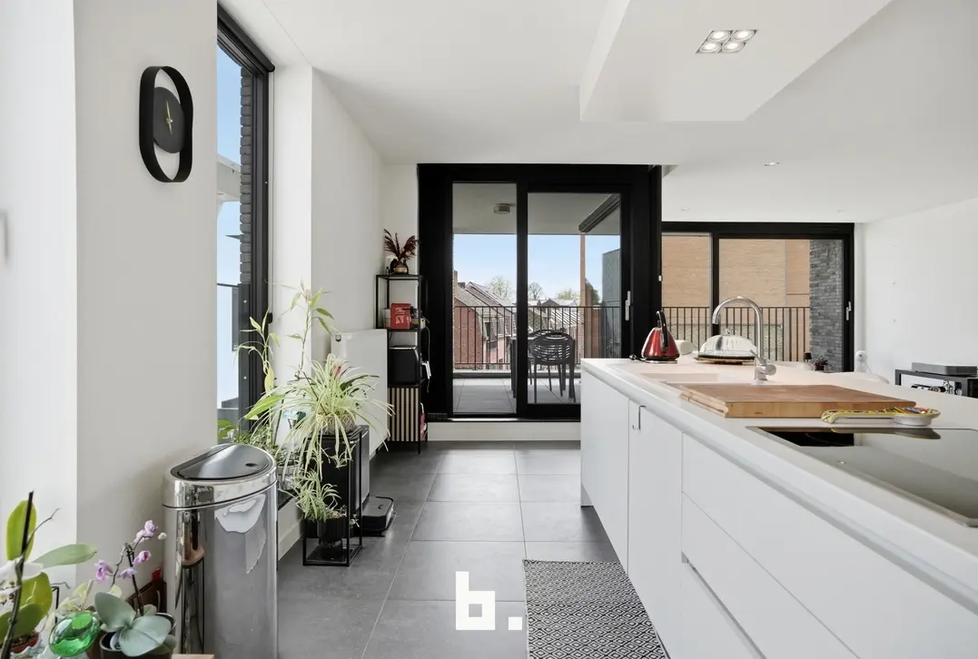 Uniek 3-slaapkamerappartement (133m²) met zonnig terras (15m²) op bijzonder centrale ligging - Kortrijk - €450.000