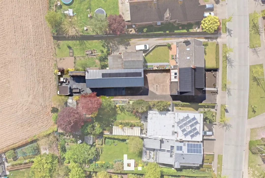 Ruime en veelzijdige woning met atelier op topligging in Izegem - Izegem