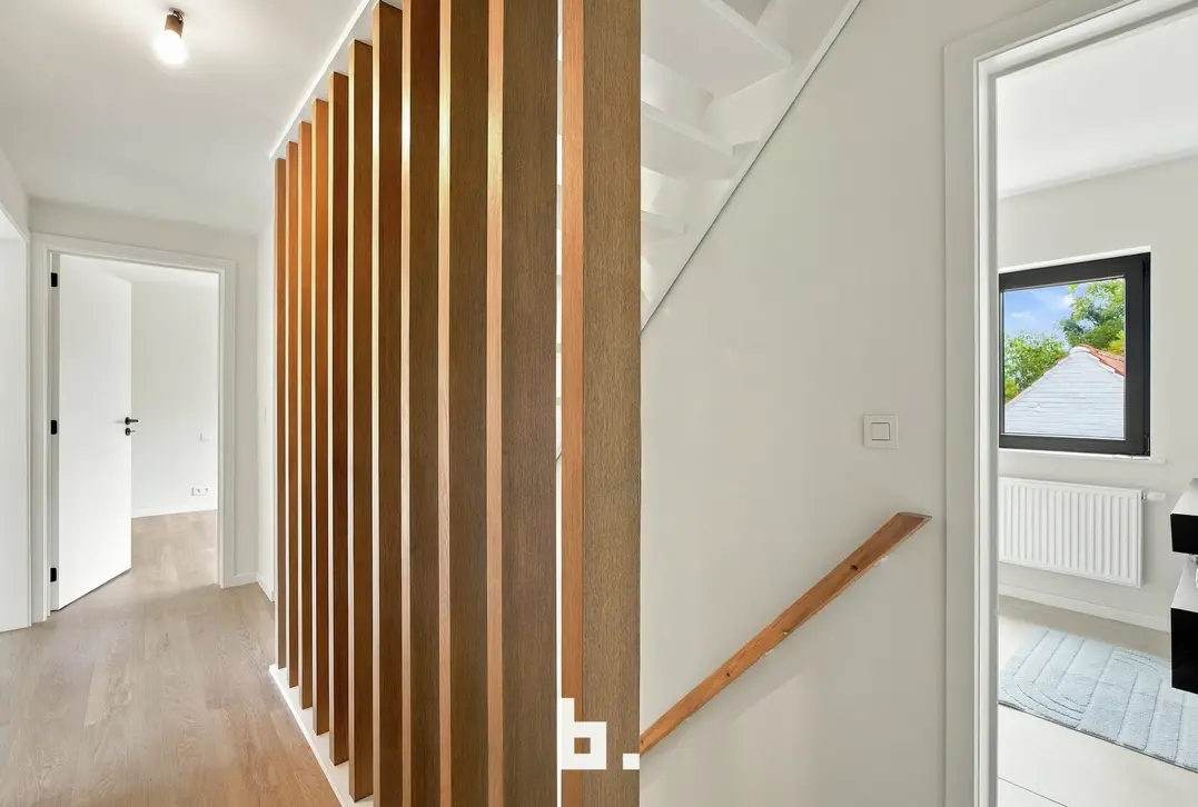 Instapklare, volledig gerenoveerde woning met 5 slaapkamers en 219 m² woonoppervlakte! - Ledegem