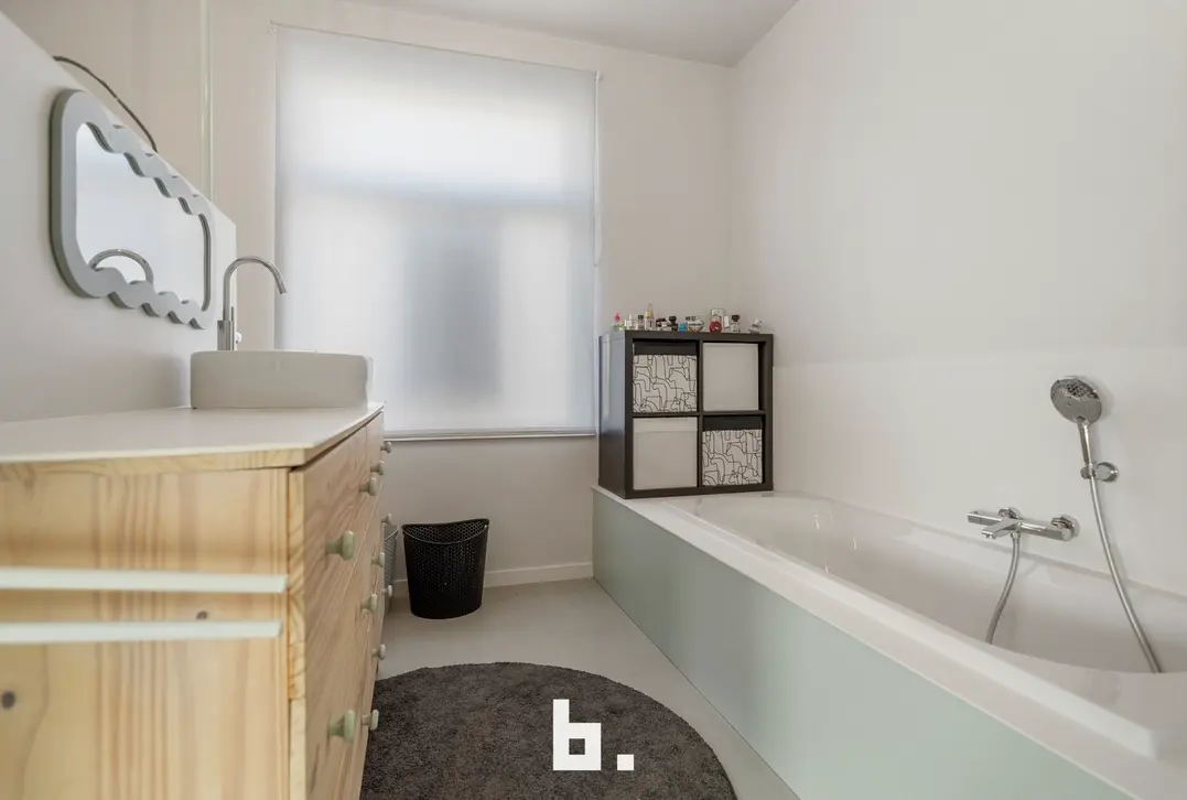 Charmante hoekwoning met 2 slaapkamers en tuin. - Sint-Andries