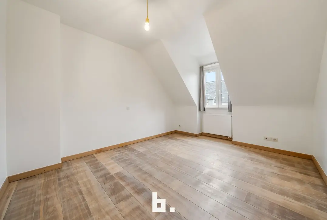 Instapkare halfopen bebouwing met 4 slaapkamers en garage op zeer gegeerde ligging! - Sint-Andries