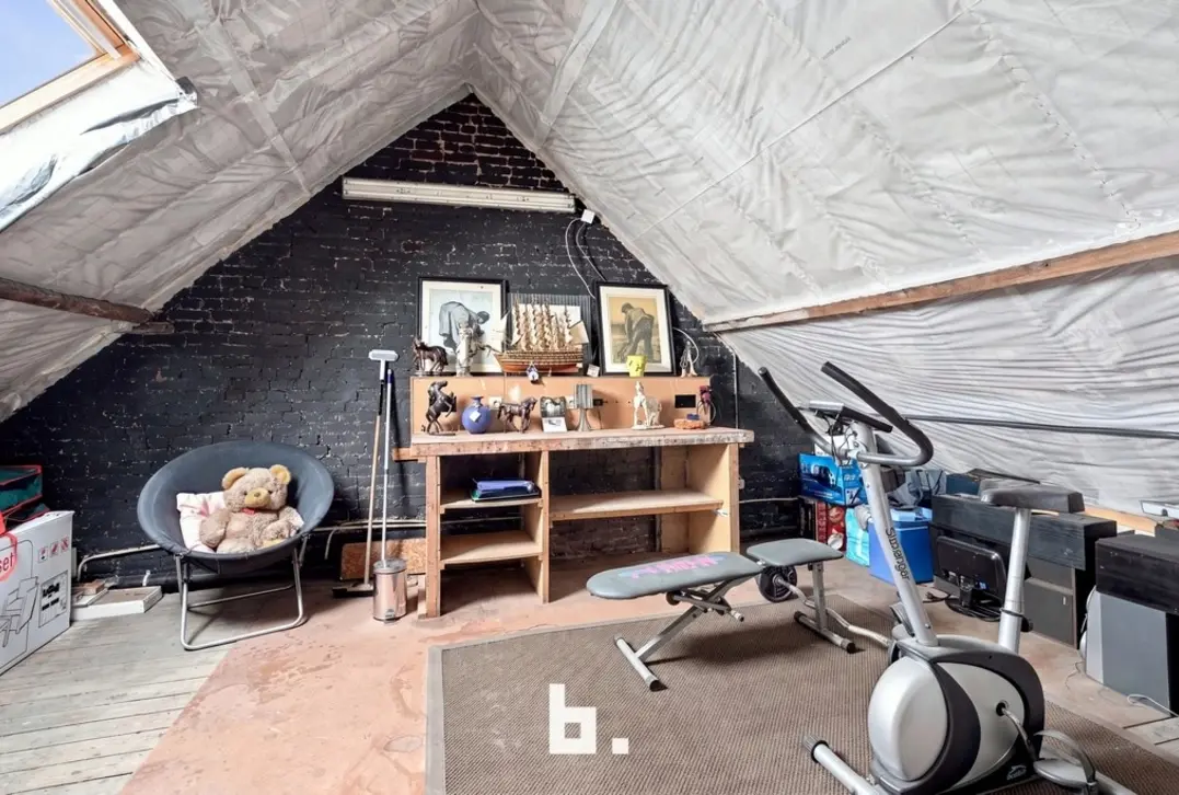 Instapklare woning met 5 slaapkamers in Roeselare!  - Roeselare
