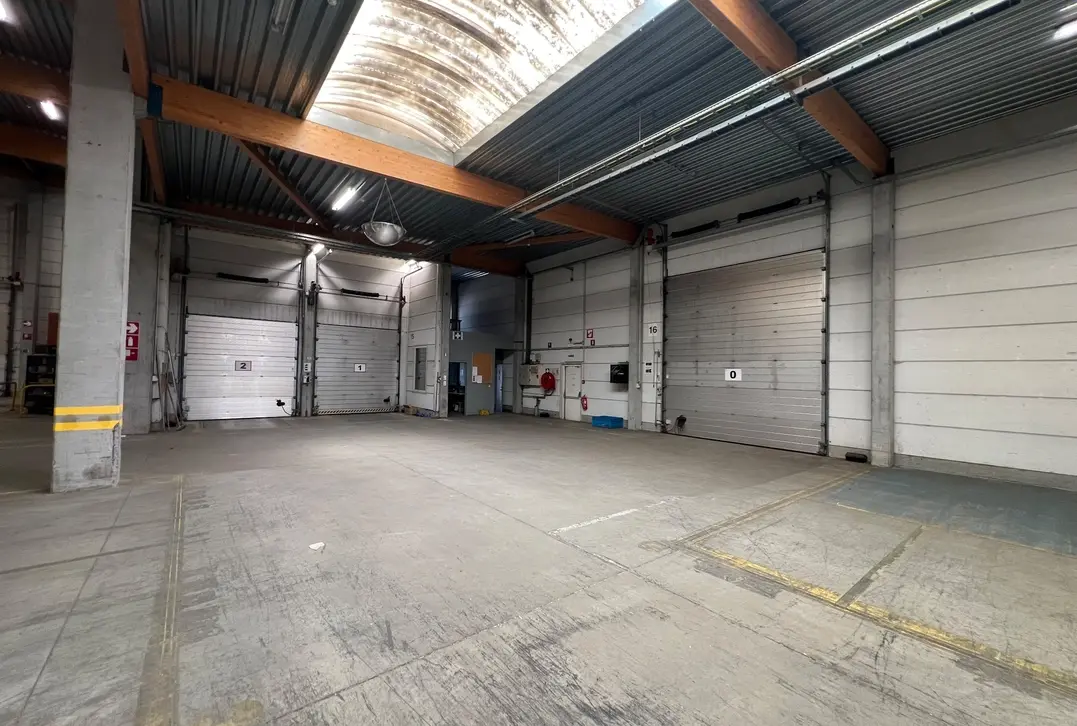 Logistiek magazijn te huur aan de A10 - Oostende