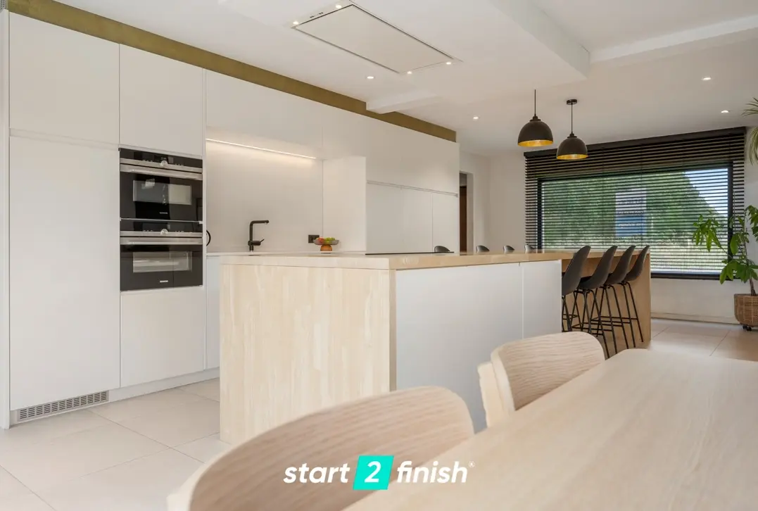 Bezoekmoment op zaterdag 27/6 van 9u tot 12u, reserveer snel uw plaats! 

Alleenstaande woning met open zicht en veelzijdig bijgebouw. Veel potentie