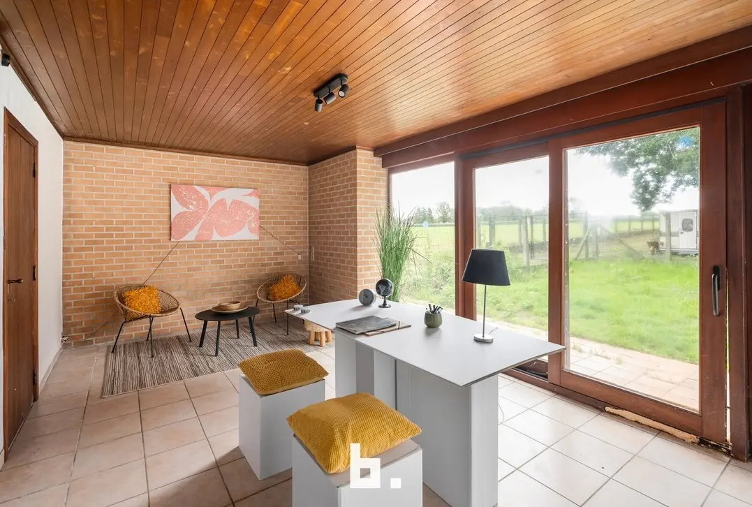 Ruime open bebouwing met 3 slaapkamers, garage en tuin in het gegeerde Meerbeke - Ninove